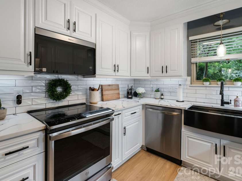 6129 Old Meadow Road, Mint Hill, NC 28227.  MLS# CAR4373275, YatesRealty ID 20198. 