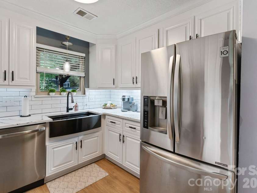 6129 Old Meadow Road, Mint Hill, NC 28227.  MLS# CAR4373275, YatesRealty ID 20198. 