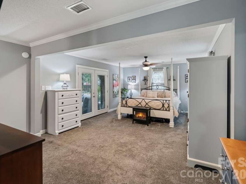 6129 Old Meadow Road, Mint Hill, NC 28227.  MLS# CAR4373275, YatesRealty ID 20198. 