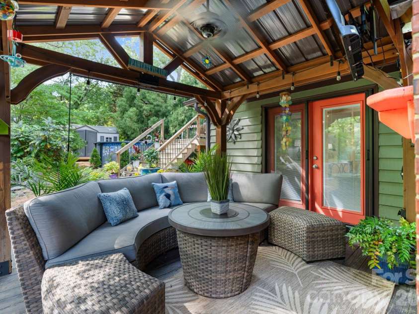 6129 Old Meadow Road, Mint Hill, NC 28227.  MLS# CAR4373275, YatesRealty ID 20198. 