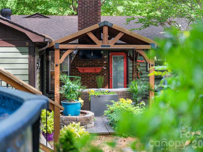 6129 Old Meadow Road, Mint Hill, NC 28227.  MLS# CAR4373275, YatesRealty ID 20198. 