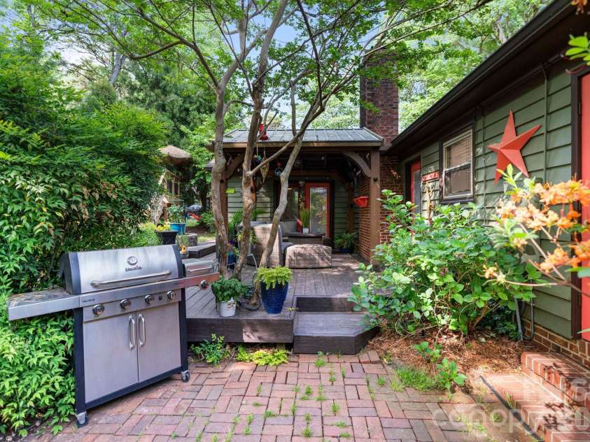 6129 Old Meadow Road, Mint Hill, NC 28227.  MLS# CAR4373275, YatesRealty ID 20198. 