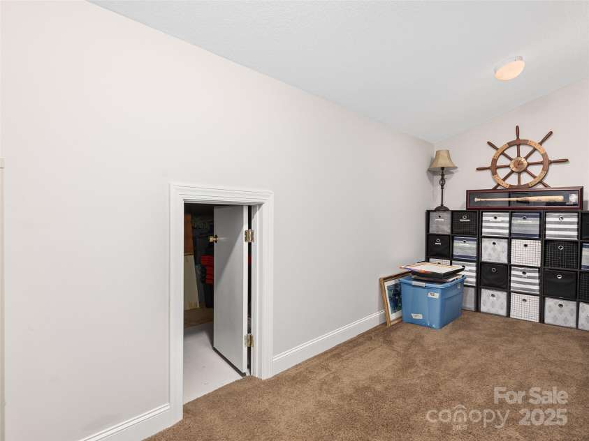 67 Towne Place Drive, Hendersonville, NC 28792.  MLS# CAR4200439, YatesRealty ID 20198. 