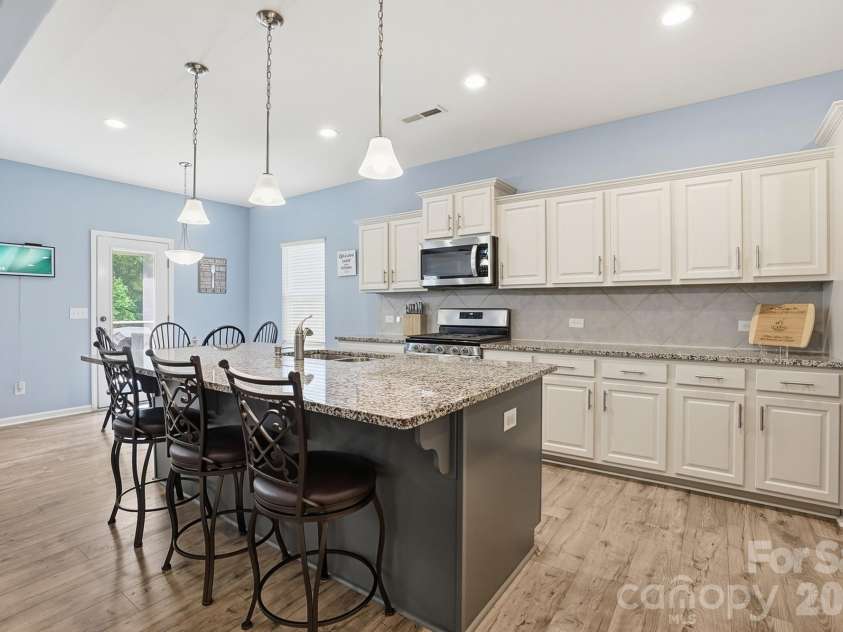 4615 Selhurst Drive, Fort Mill, SC 29707.  MLS# CAR4377568, YatesRealty ID 20199. 