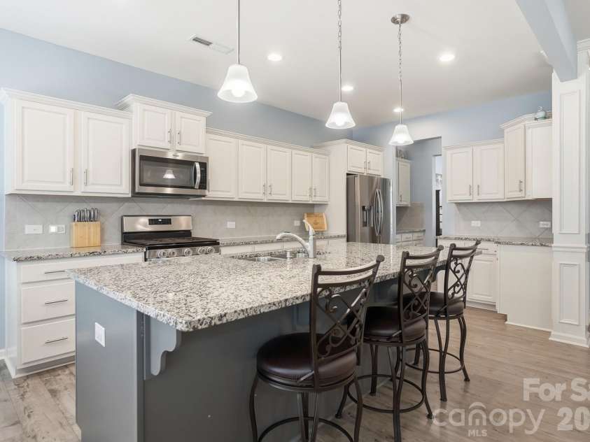 4615 Selhurst Drive, Fort Mill, SC 29707.  MLS# CAR4377568, YatesRealty ID 20199. 