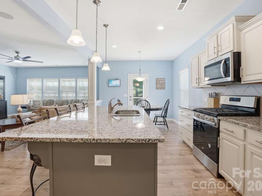 4615 Selhurst Drive, Fort Mill, SC 29707.  MLS# CAR4377568, YatesRealty ID 20199. 