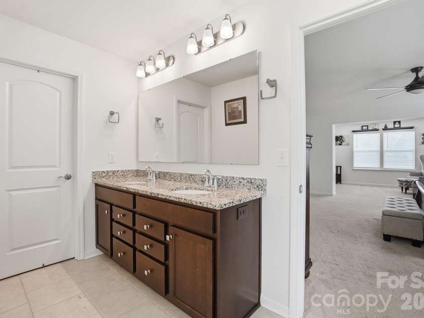 4615 Selhurst Drive, Fort Mill, SC 29707.  MLS# CAR4377568, YatesRealty ID 20199. 