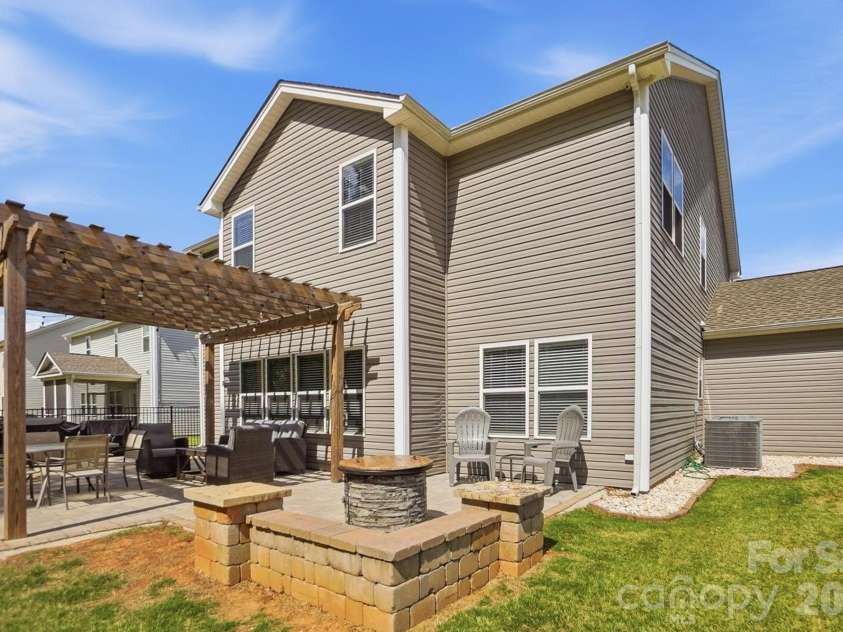 4615 Selhurst Drive, Fort Mill, SC 29707.  MLS# CAR4377568, YatesRealty ID 20199. 