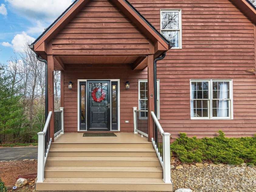 125 Buffalo Trail, Asheville, NC 28805.  MLS# CAR4332345, YatesRealty ID 20200. 