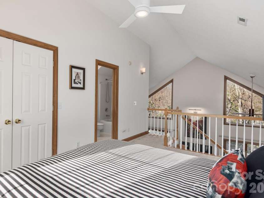 125 Buffalo Trail, Asheville, NC 28805.  MLS# CAR4332345, YatesRealty ID 20200. 