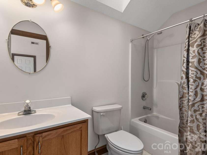 125 Buffalo Trail, Asheville, NC 28805.  MLS# CAR4332345, YatesRealty ID 20200. 