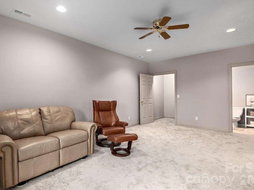 125 Buffalo Trail, Asheville, NC 28805.  MLS# CAR4332345, YatesRealty ID 20200. 