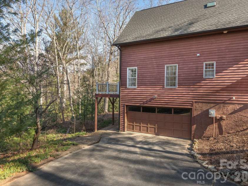 125 Buffalo Trail, Asheville, NC 28805.  MLS# CAR4332345, YatesRealty ID 20200. 
