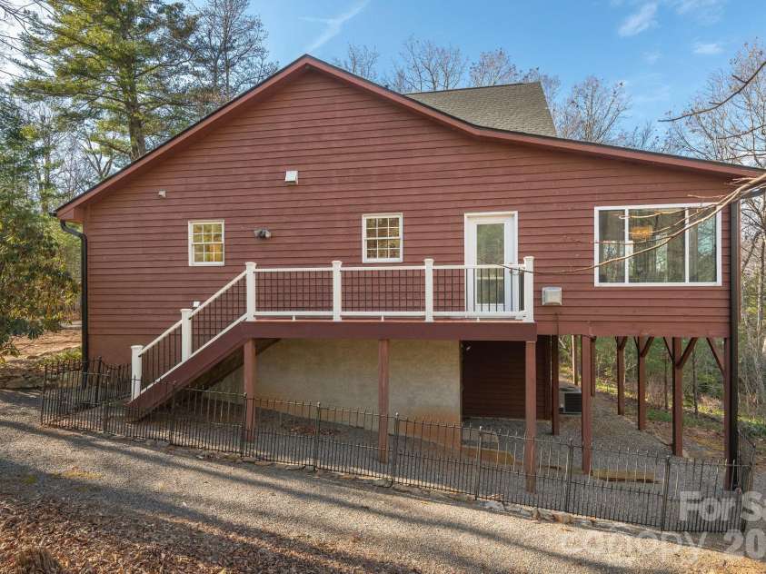 125 Buffalo Trail, Asheville, NC 28805.  MLS# CAR4332345, YatesRealty ID 20200. 