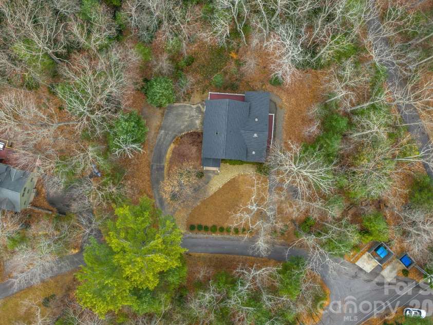 125 Buffalo Trail, Asheville, NC 28805.  MLS# CAR4332345, YatesRealty ID 20200. 