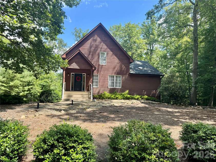 125 Buffalo Trail, Asheville, NC 28805.  MLS# CAR4332345, YatesRealty ID 20200. 