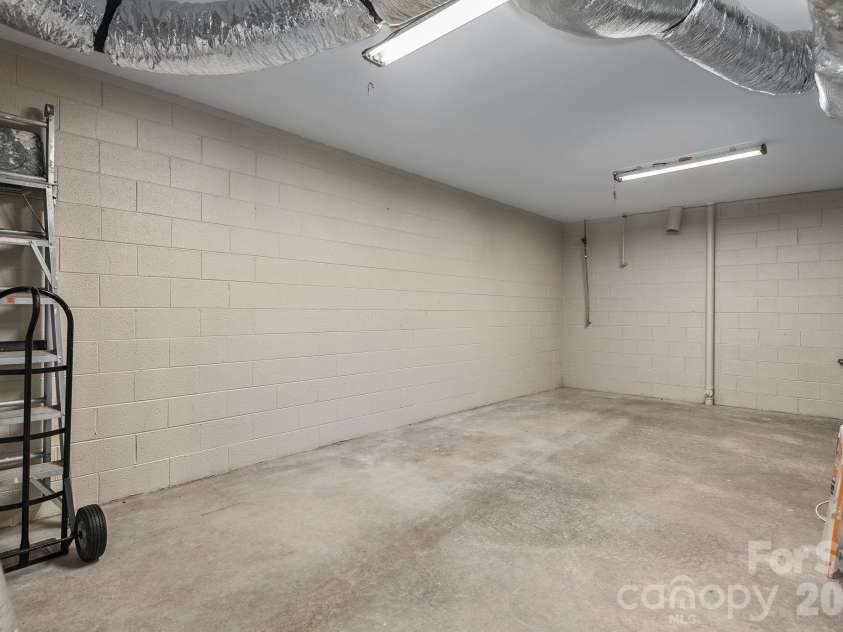 125 Buffalo Trail, Asheville, NC 28805.  MLS# CAR4332345, YatesRealty ID 20200. Great storage throughout home