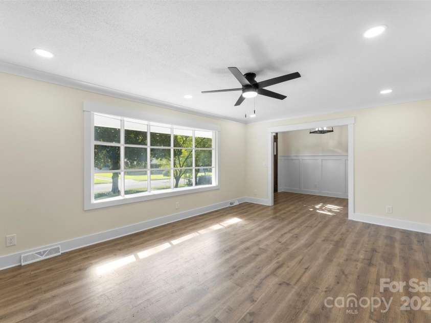 1915 Kingston Drive, Gastonia, NC 28052.  MLS# CAR4292346, YatesRealty ID 20200. 