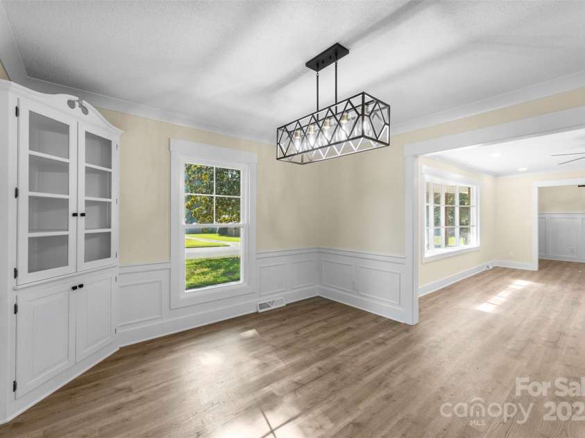 1915 Kingston Drive, Gastonia, NC 28052.  MLS# CAR4292346, YatesRealty ID 20200. 