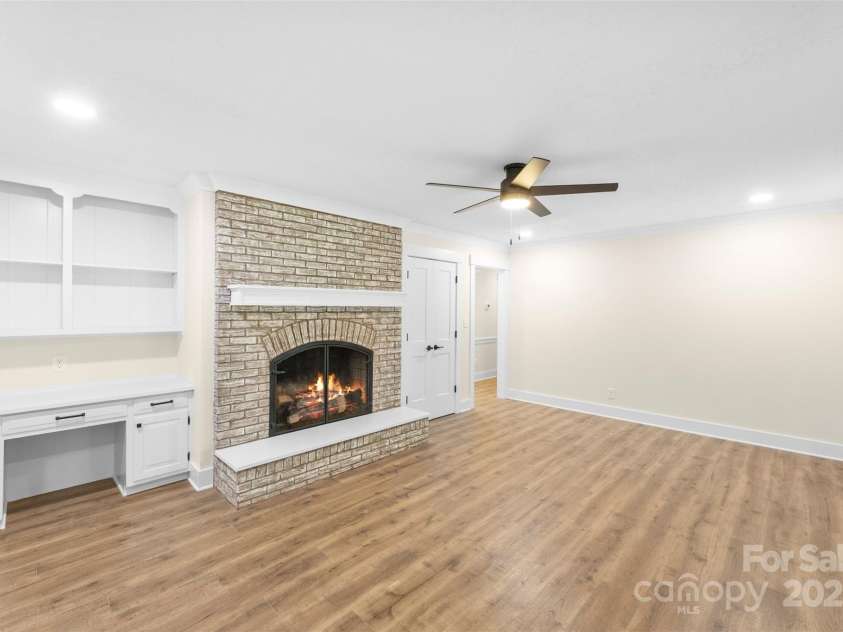 1915 Kingston Drive, Gastonia, NC 28052.  MLS# CAR4292346, YatesRealty ID 20200. 