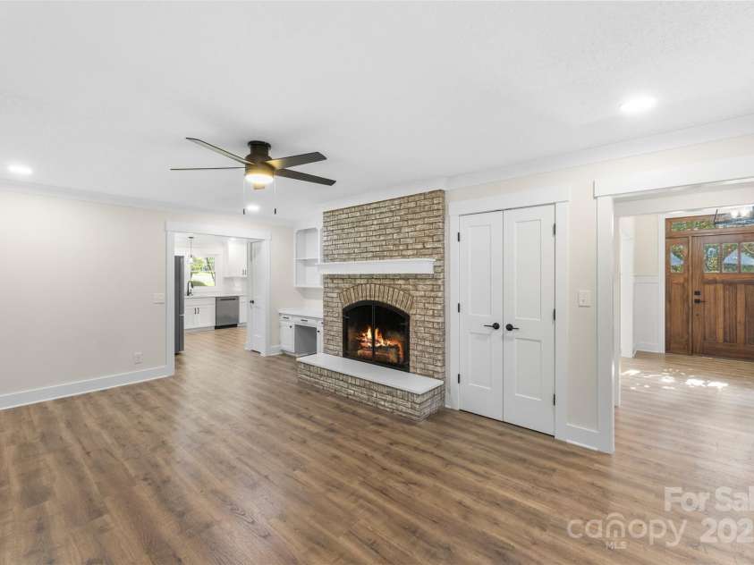 1915 Kingston Drive, Gastonia, NC 28052.  MLS# CAR4292346, YatesRealty ID 20200. 