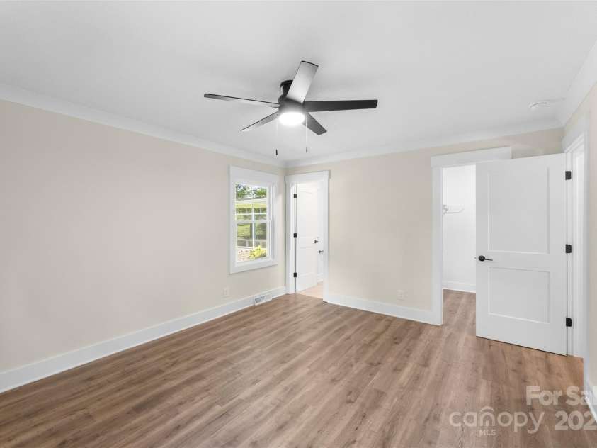 1915 Kingston Drive, Gastonia, NC 28052.  MLS# CAR4292346, YatesRealty ID 20200. 