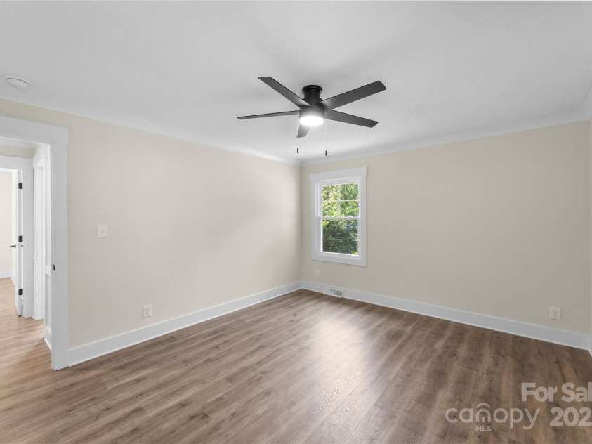 1915 Kingston Drive, Gastonia, NC 28052.  MLS# CAR4292346, YatesRealty ID 20200. 