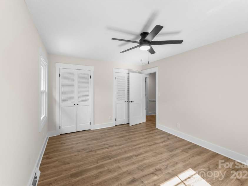 1915 Kingston Drive, Gastonia, NC 28052.  MLS# CAR4292346, YatesRealty ID 20200. 