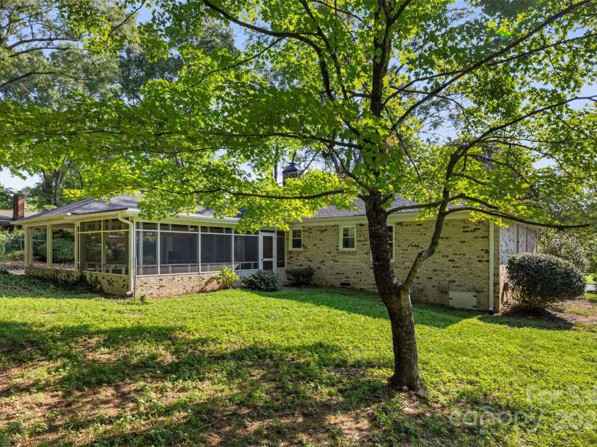 1915 Kingston Drive, Gastonia, NC 28052.  MLS# CAR4292346, YatesRealty ID 20200. 