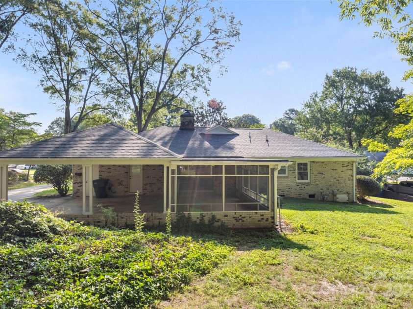 1915 Kingston Drive, Gastonia, NC 28052.  MLS# CAR4292346, YatesRealty ID 20200. 