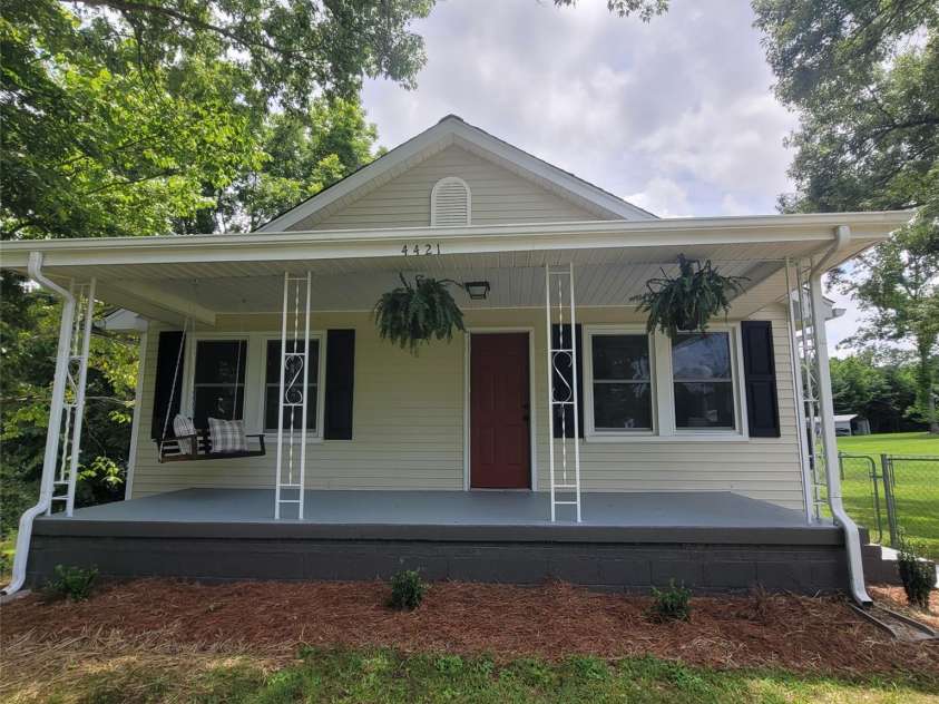 4421 Linwood Road, Gastonia, NC 28052.  MLS# CAR4267445, YatesRealty ID 20203. 