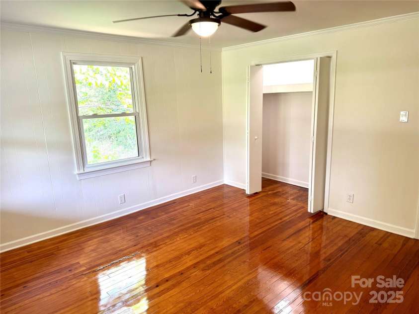 4421 Linwood Road, Gastonia, NC 28052.  MLS# CAR4267445, YatesRealty ID 20203. 