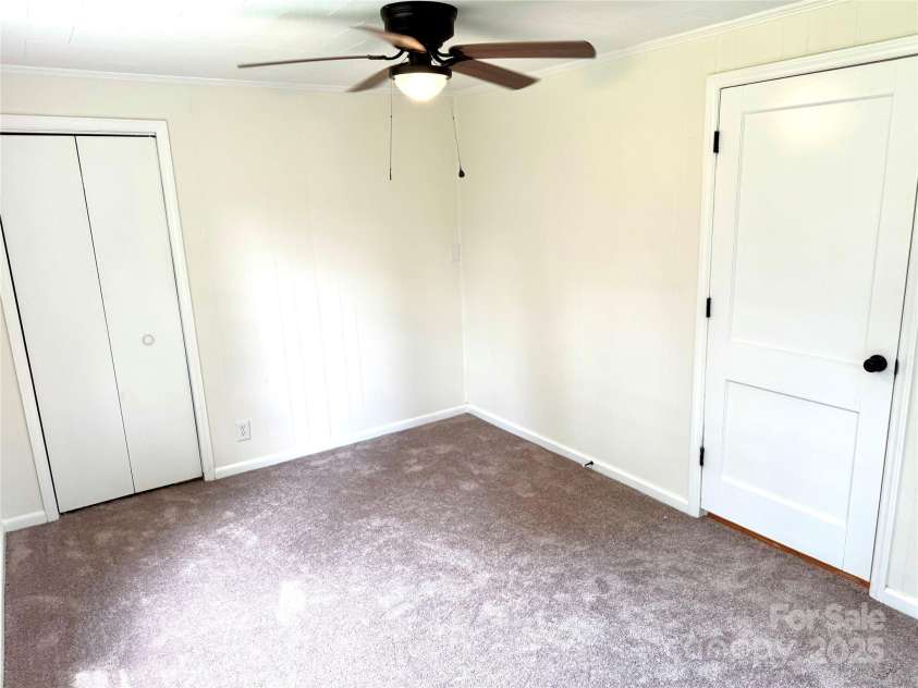 4421 Linwood Road, Gastonia, NC 28052.  MLS# CAR4267445, YatesRealty ID 20203. 