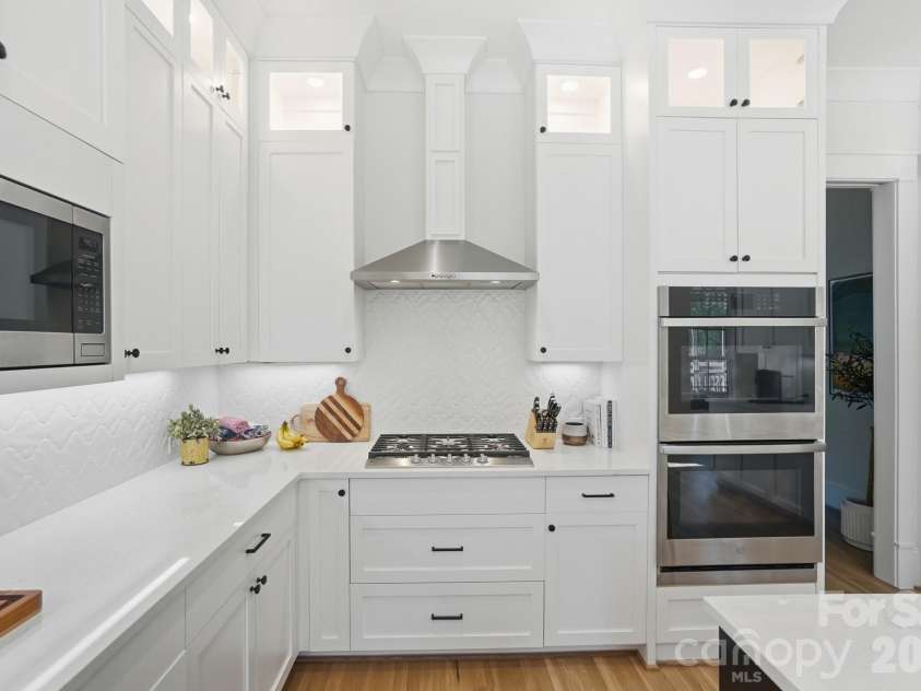 6545 Gardner Lane, Charlotte, NC 28270.  MLS# CAR4376700, YatesRealty ID 20203. 