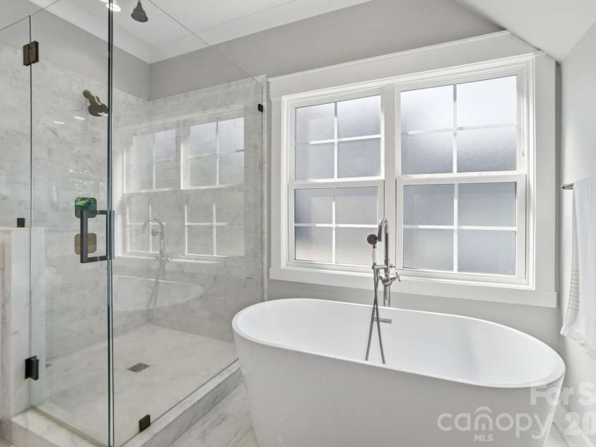 6545 Gardner Lane, Charlotte, NC 28270.  MLS# CAR4376700, YatesRealty ID 20203. 