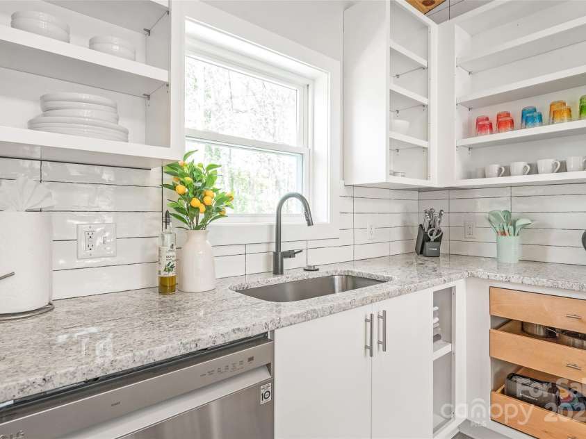163 Hawk Hollow Drive, Lake Lure, NC 28746.  MLS# CAR4269726, YatesRealty ID 20204. 