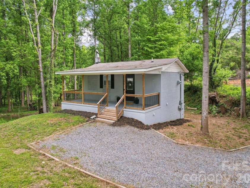 1014 Mountain Street, Cherryville, NC 28021.  MLS# CAR4376078, YatesRealty ID 20205. 