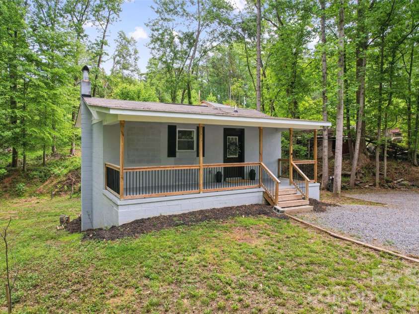 1014 Mountain Street, Cherryville, NC 28021.  MLS# CAR4376078, YatesRealty ID 20205. 
