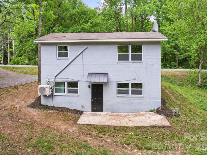 1014 Mountain Street, Cherryville, NC 28021.  MLS# CAR4376078, YatesRealty ID 20205. 