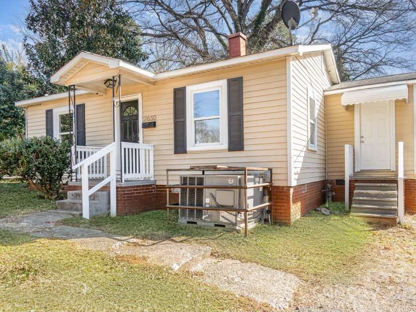2630 Druid Hills Way, Charlotte, NC 28206.  MLS# CAR4205213, YatesRealty ID 20205. 