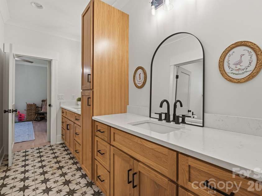 2855 Long Run Farm Road, Mount Pleasant, NC 28124.  MLS# CAR4371280, YatesRealty ID 20206. Jack and Jill Bathroom