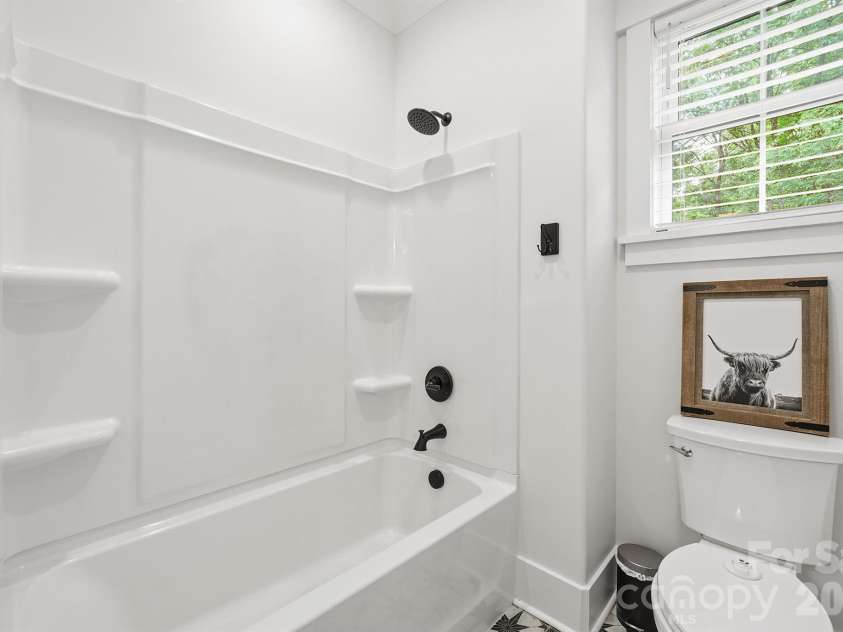 2855 Long Run Farm Road, Mount Pleasant, NC 28124.  MLS# CAR4371280, YatesRealty ID 20206. Jack and Jill Bathroom