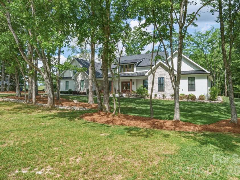 2855 Long Run Farm Road, Mount Pleasant, NC 28124.  MLS# CAR4371280, YatesRealty ID 20206. Matured Landscaping in Front and Backyards