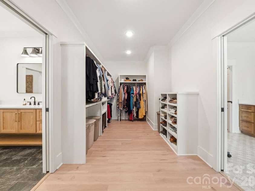 2855 Long Run Farm Road, Mount Pleasant, NC 28124.  MLS# CAR4371280, YatesRealty ID 20206. Primary Bathroom Walk In Closet
