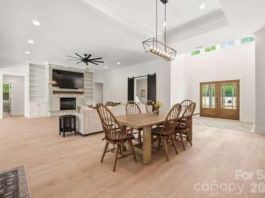 2855 Long Run Farm Road, Mount Pleasant, NC 28124.  MLS# CAR4371280, YatesRealty ID 20206. Tray Ceilings in Dining Room