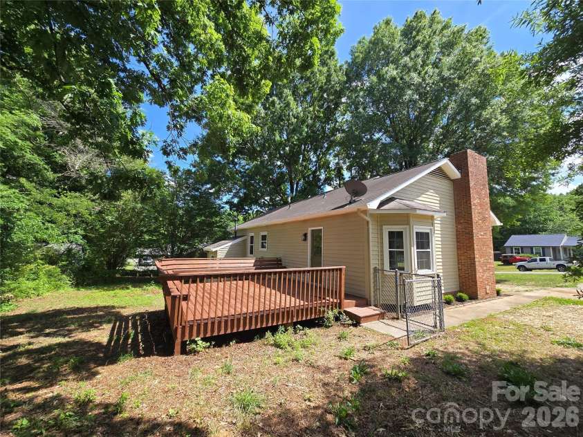 2306 Firmin Court, Gastonia, NC 28056.  MLS# CAR4378703, YatesRealty ID 20207. 