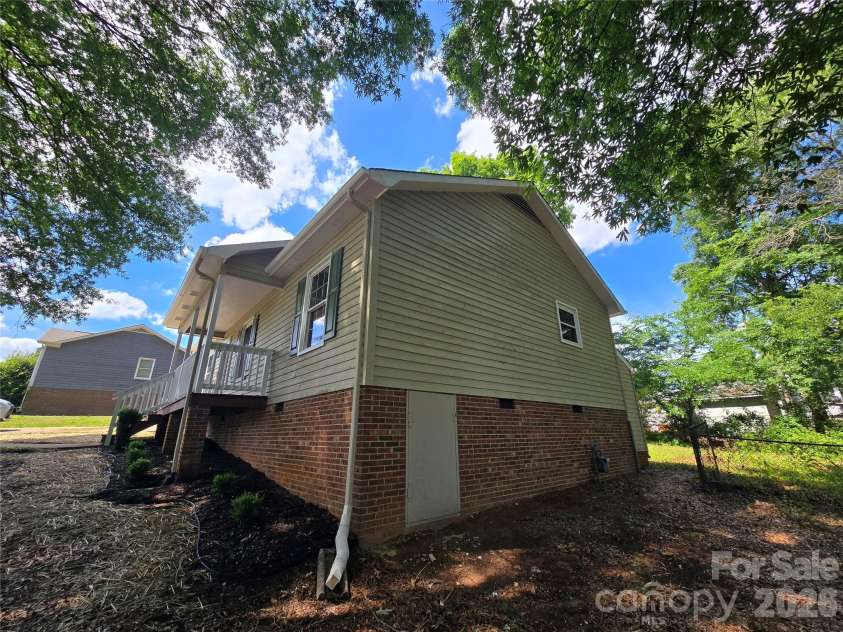 2306 Firmin Court, Gastonia, NC 28056.  MLS# CAR4378703, YatesRealty ID 20207. 