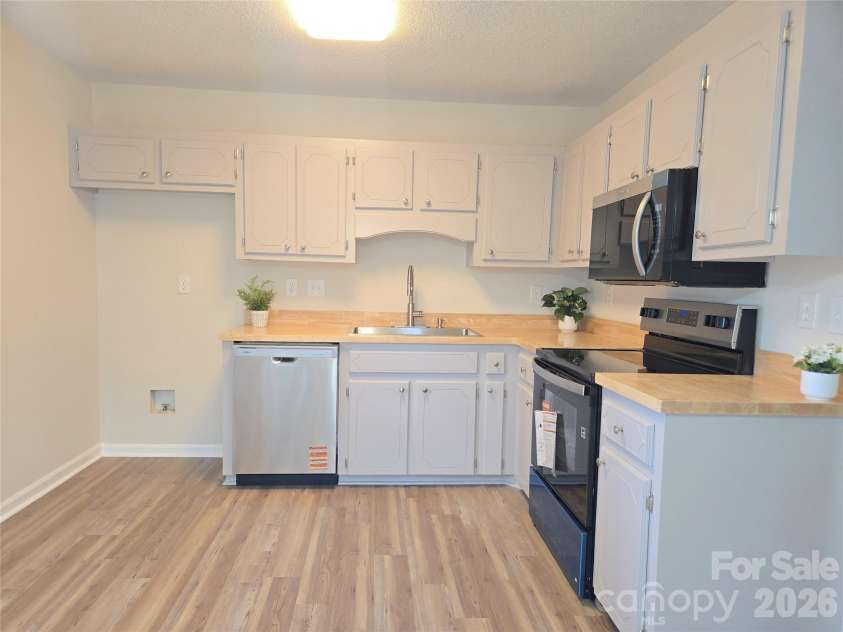 2306 Firmin Court, Gastonia, NC 28056.  MLS# CAR4378703, YatesRealty ID 20207. 