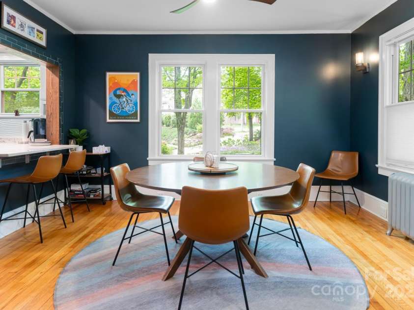 1 Kenilworth Road, Asheville, NC 28803.  MLS# CAR4241004, YatesRealty ID 20208. 