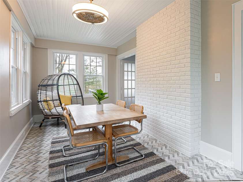 1 Kenilworth Road, Asheville, NC 28803.  MLS# CAR4241004, YatesRealty ID 20208. 